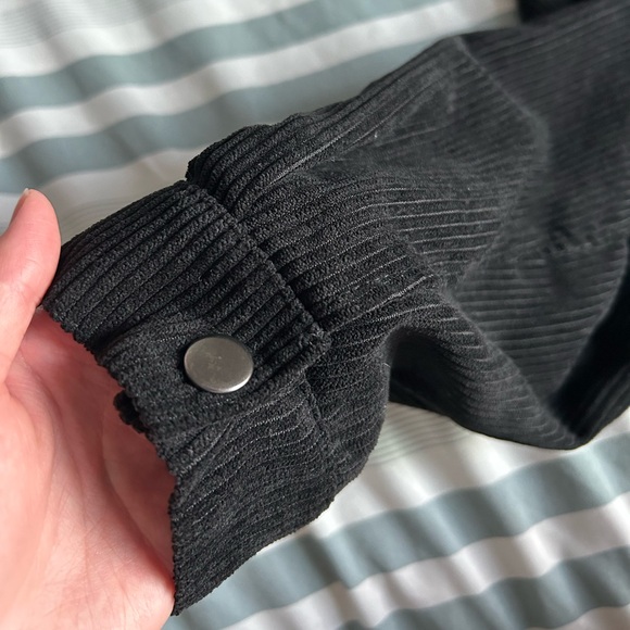 YesStyle black cropped corduroy jacket - Picture 8 of 8